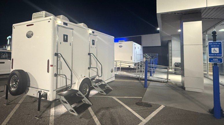 10 station restroom trailer